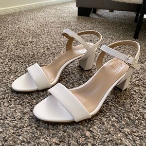 Naturalizer white heels NWT